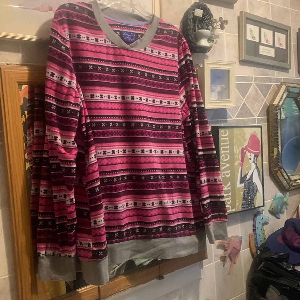 Dream cafe sleep shirt